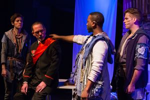 Antigone, photo 17 of 75